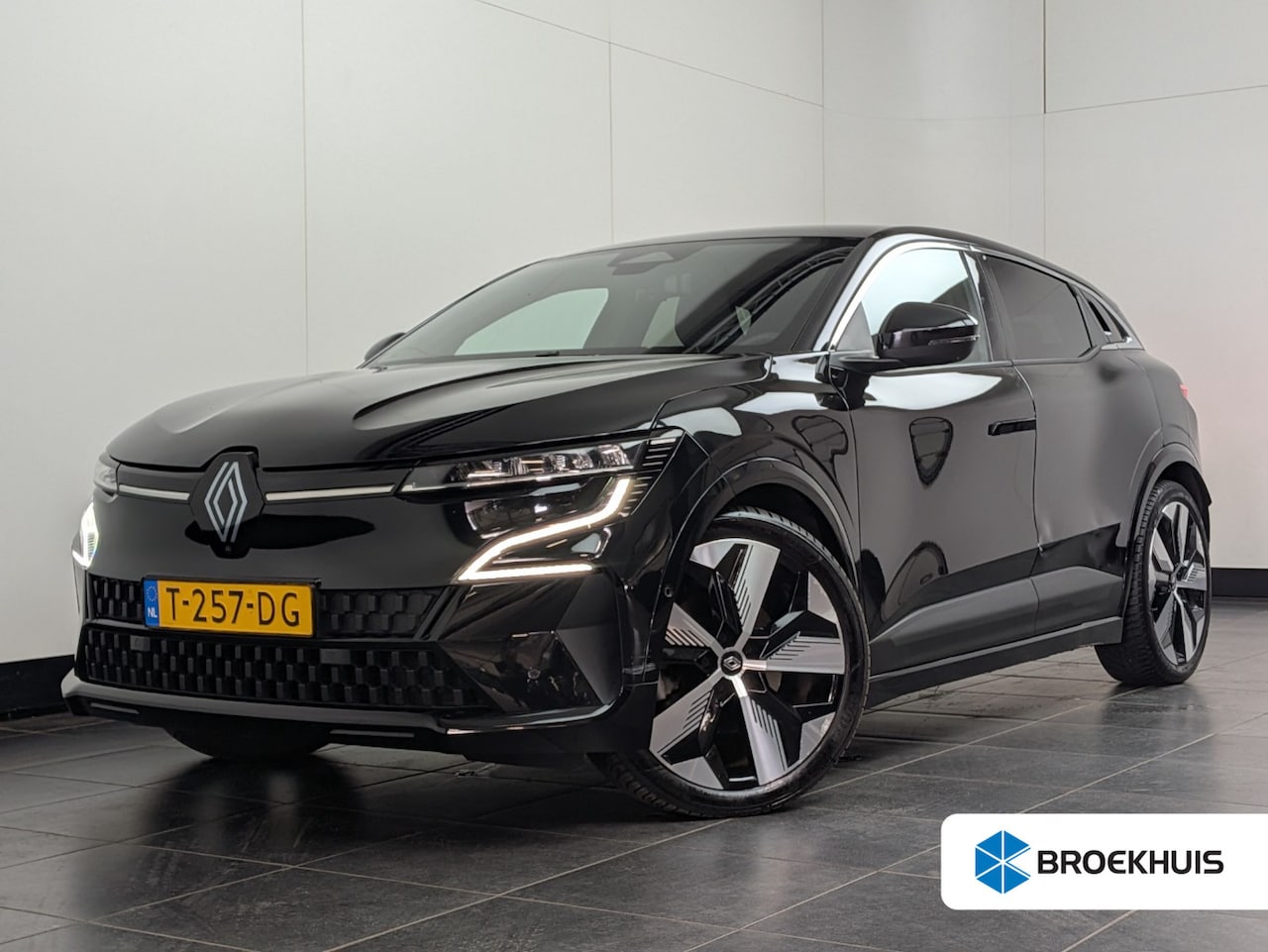 Renault Mégane E-Tech - EV60 Optimum Charge Iconic | Warmtepomp | 20' | Apple Carplay/Android Auto | Stoel/Stuurve - AutoWereld.nl