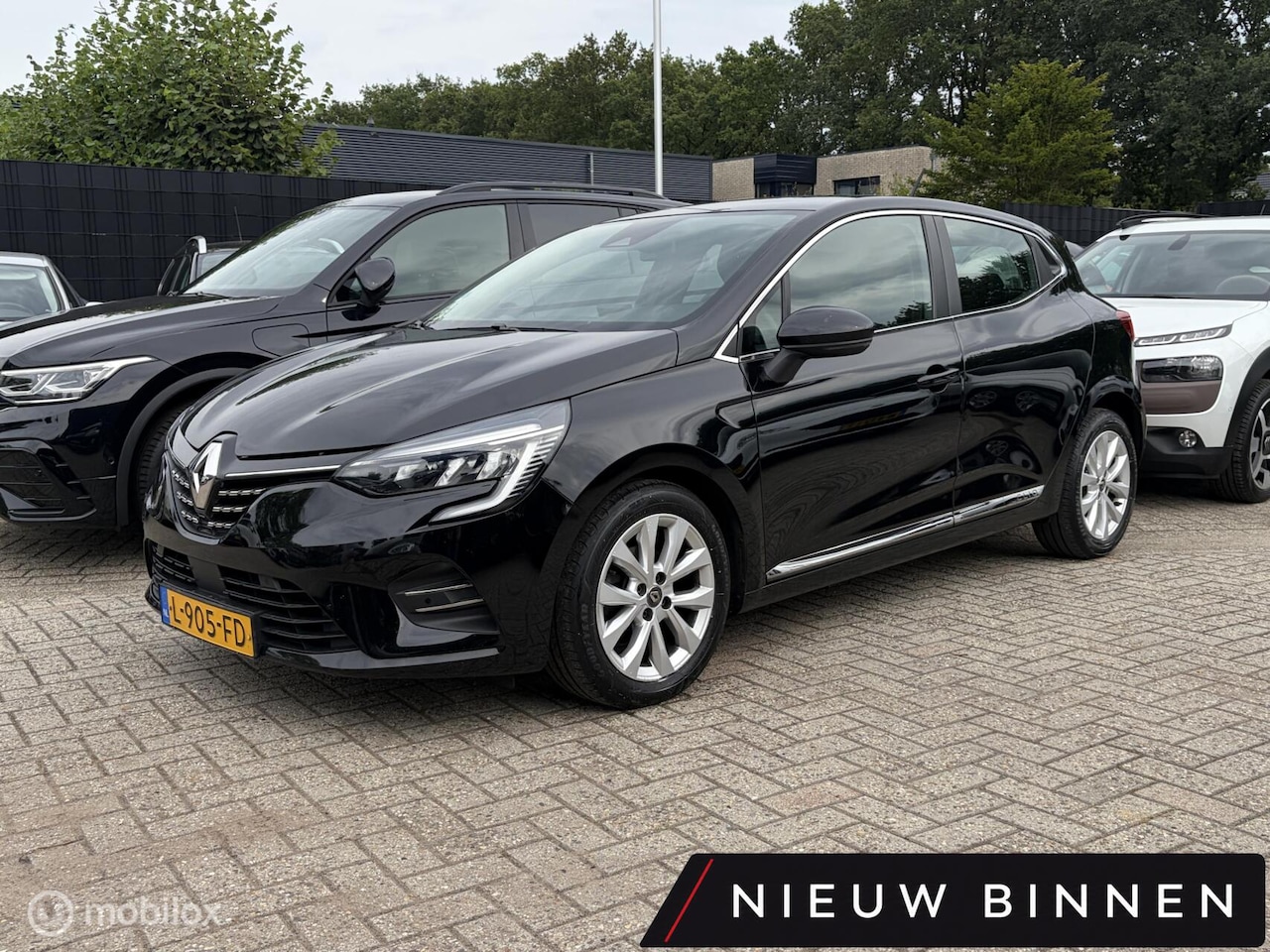 Renault Clio - 1.0 TCe Intens LUXE UITVOERING / CARPLAY-MEDIA-NAVI / CLIMA / CRUISE / PDC / LMV / LED - AutoWereld.nl