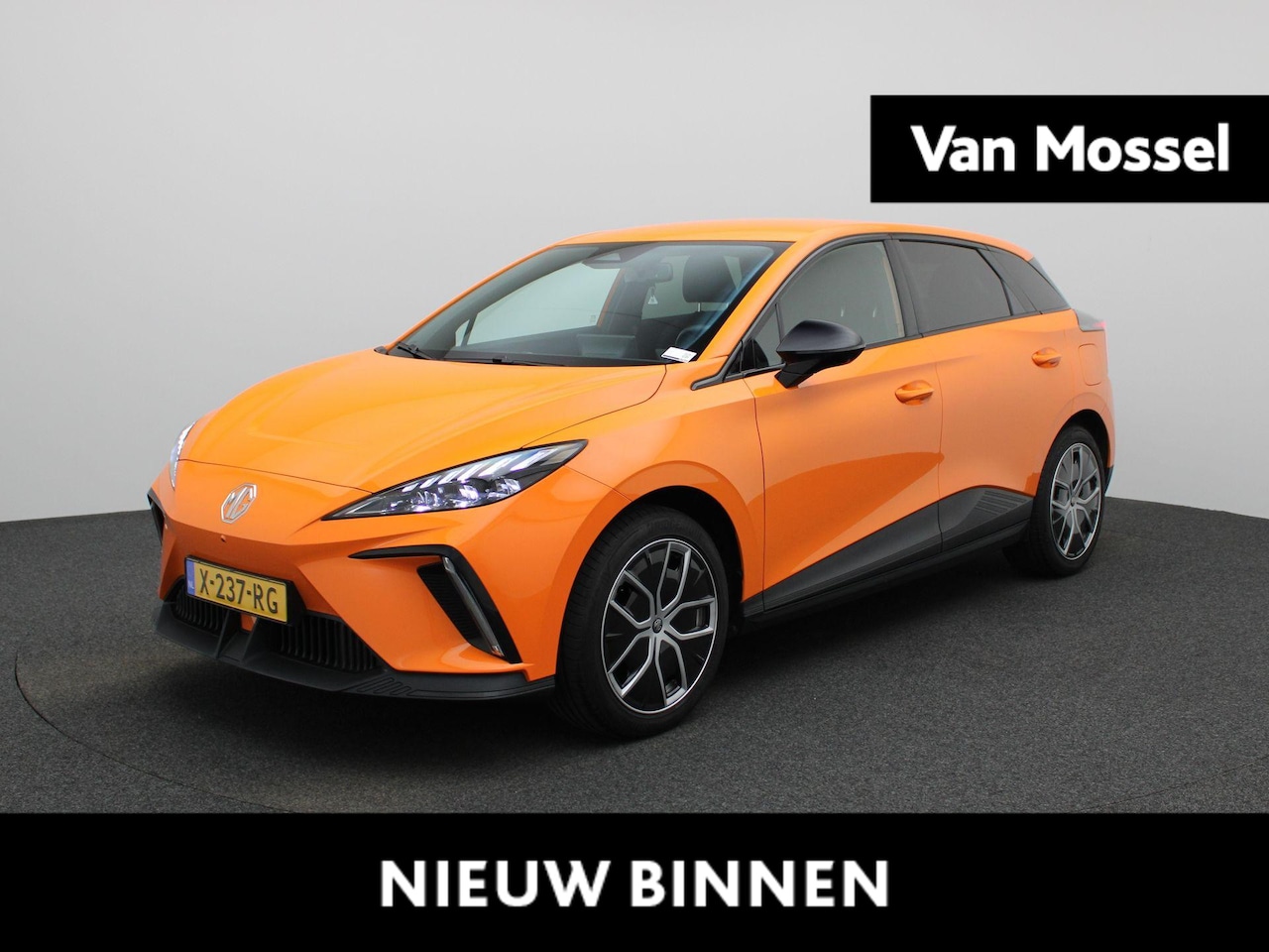 MG MG4 Electric - Luxury 64 kWh - AutoWereld.nl