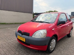 Toyota Yaris - 1.0-16V VVT-i Terra zo meenemen