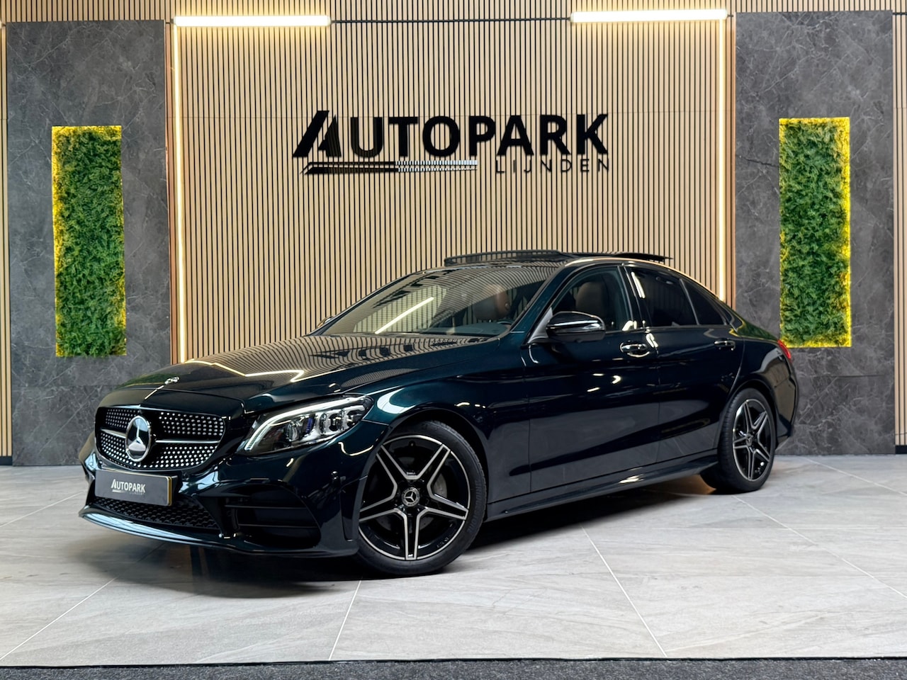 Mercedes-Benz C-klasse - 180 Premium Plus Pack PANO|BURMESTER|HuD|360 CAM|MEMORY|SFEERVERLICHTING|AUTO PILOT|DEALER - AutoWereld.nl