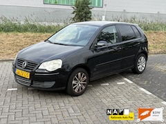 Volkswagen Polo - 1.4-16V Optive