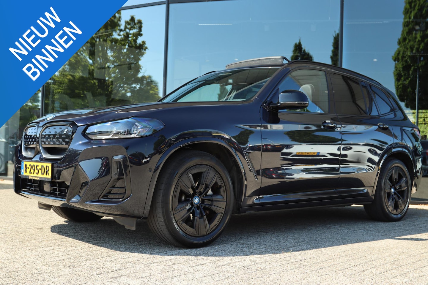 BMW iX3 - EXECUTIVE M-SPORT 80 KWH SOH 100% | SHADOWLINE | PANO | LEDER| CAMERA | MEMORY | CARPLAY | - AutoWereld.nl