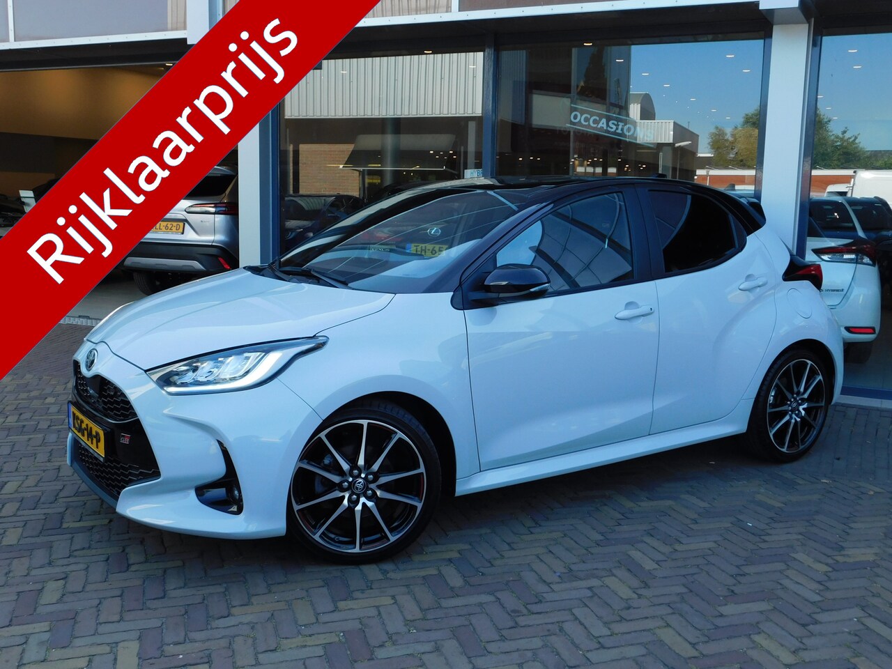 Toyota Yaris - 1.5 Hybrid GR Sport | JBL | Trekhaak - AutoWereld.nl