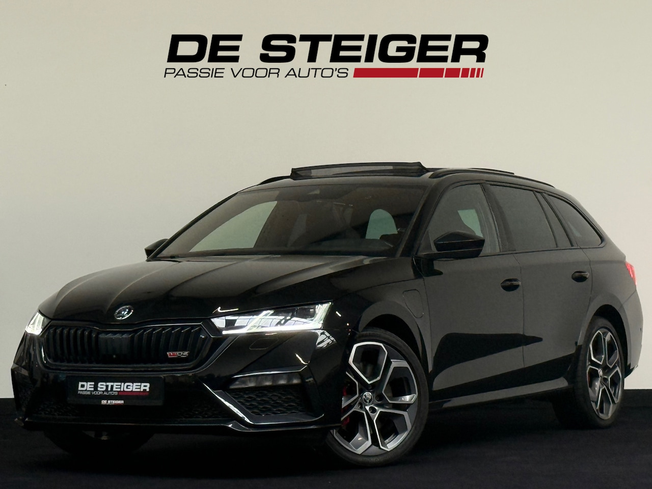 Skoda Octavia Combi - 1.4 TSI RS iV PHEV Pano 360 Sfeer Headup Memory Massage BOMVOL - AutoWereld.nl