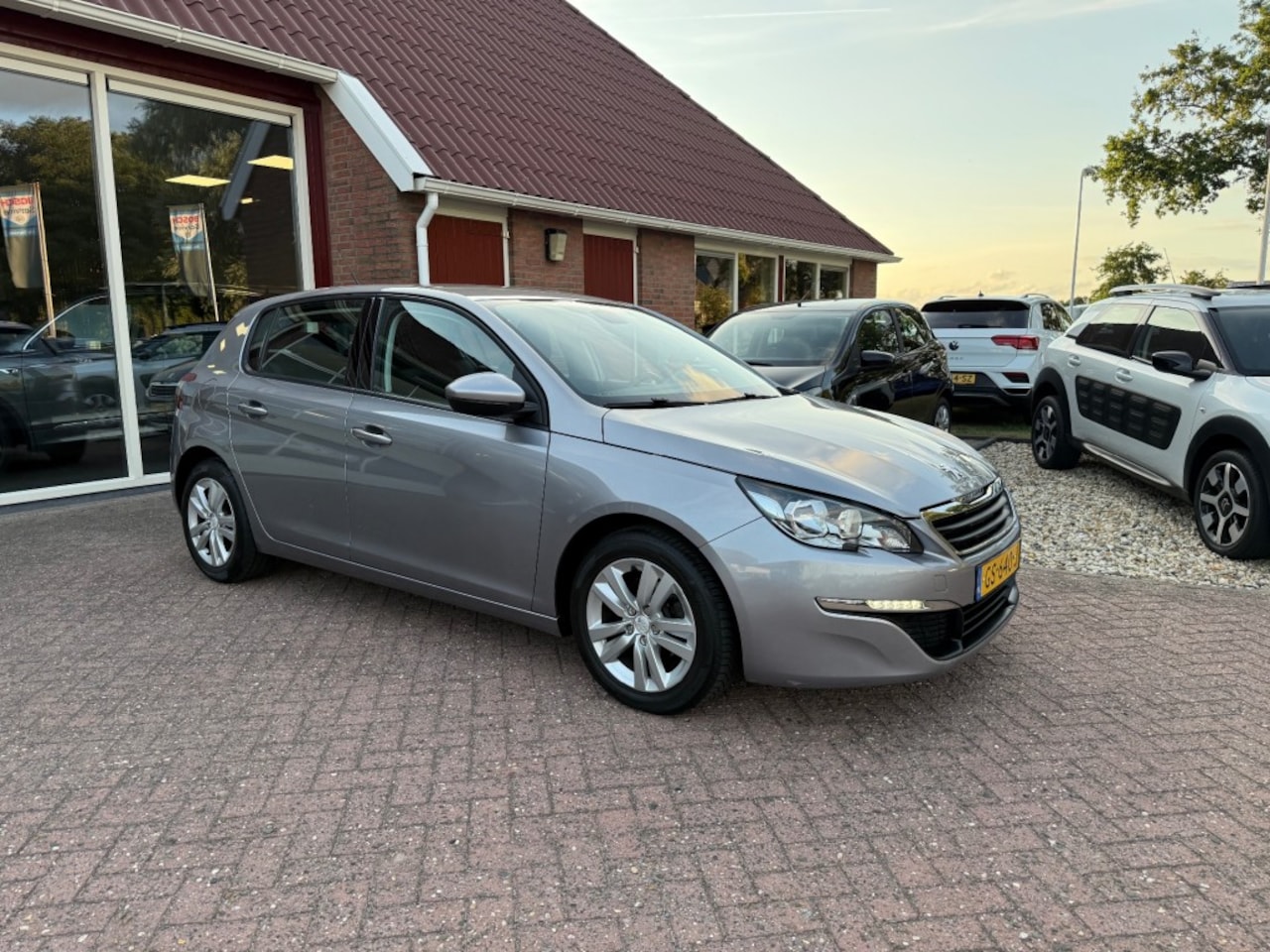 Peugeot 308 - 1.2 PURETECH ACTIVE 5-DRS AIRCO/CRUISE/NAVIGATIE/ENZ. - AutoWereld.nl