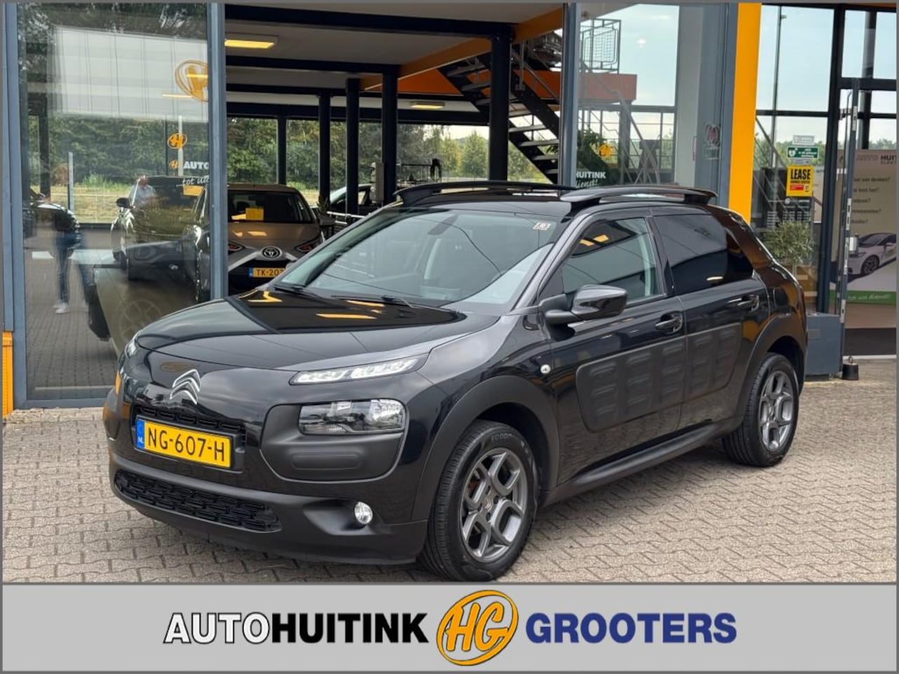 Citroën C4 Cactus - 1.2 PureTech Shine - camera - navi - AutoWereld.nl