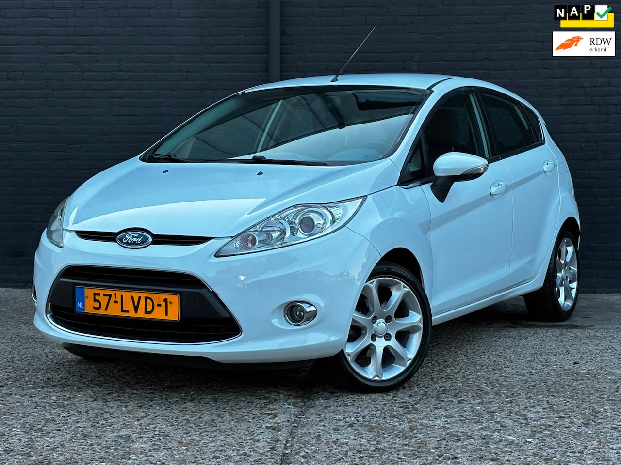 Ford Fiesta - 1.25 Titanium ELEK RAMEN|AIRCO|NWE APK - AutoWereld.nl