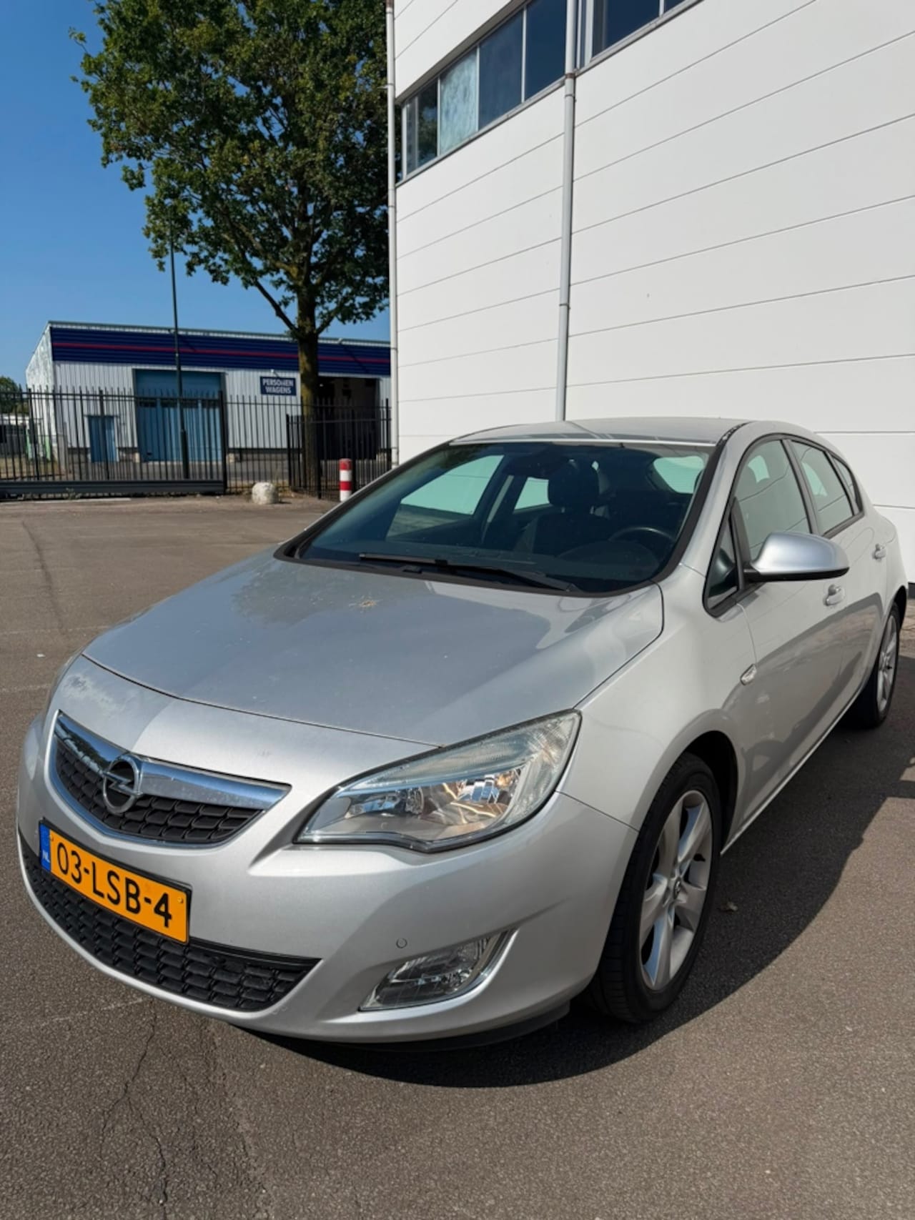 Opel Astra - 1.6 Edition Nap Airco Parkeersensoren Trekhaak 15-01-2027 - AutoWereld.nl