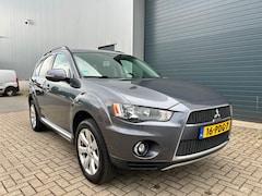 Mitsubishi Outlander - 2.0i Intro Edition AUT CLIMA NAVI PDC