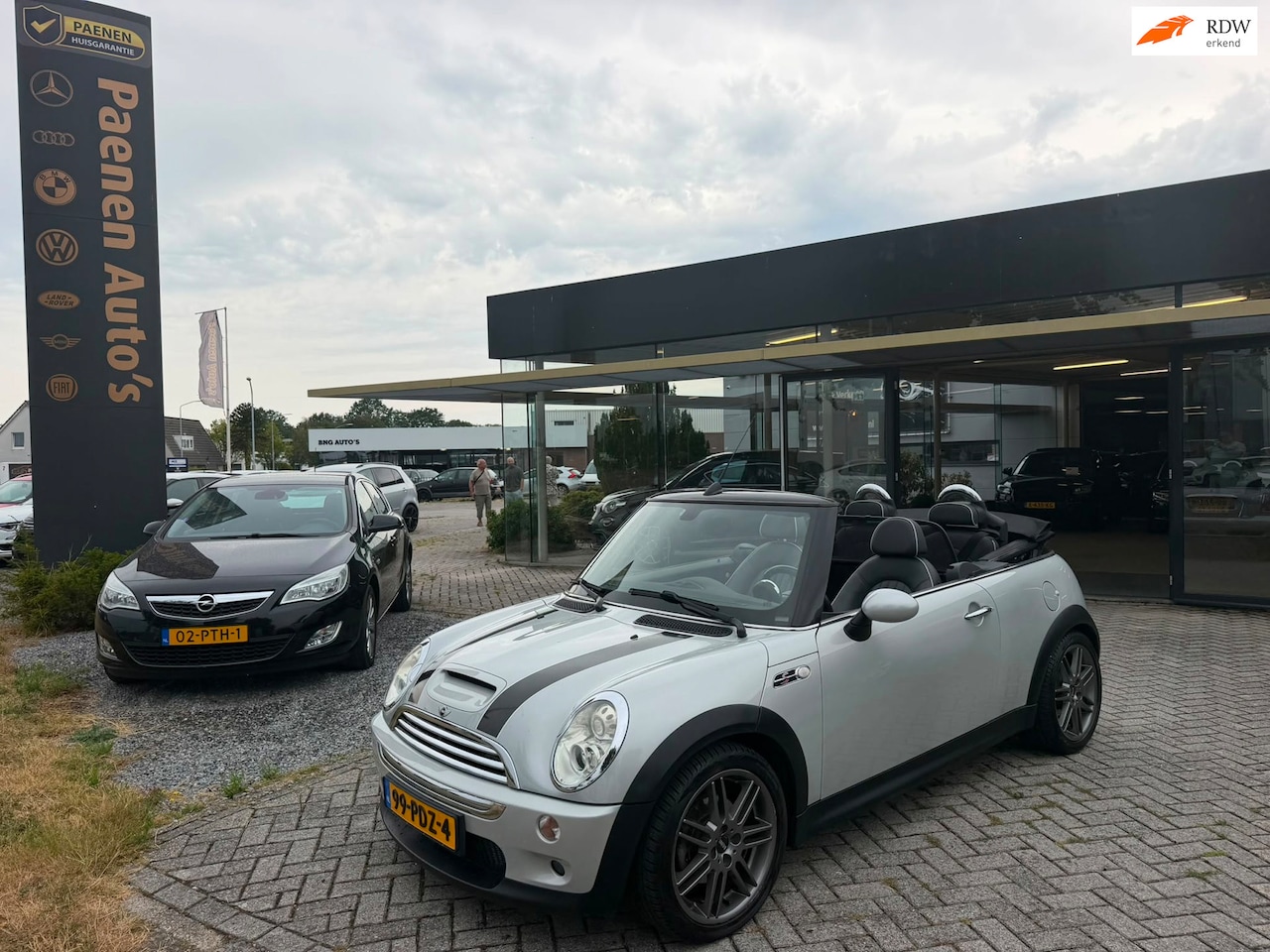 MINI Cabrio - 1.6 Cooper S Sidewalk, CABRIO,LEER, AIRCO, 170PK - AutoWereld.nl
