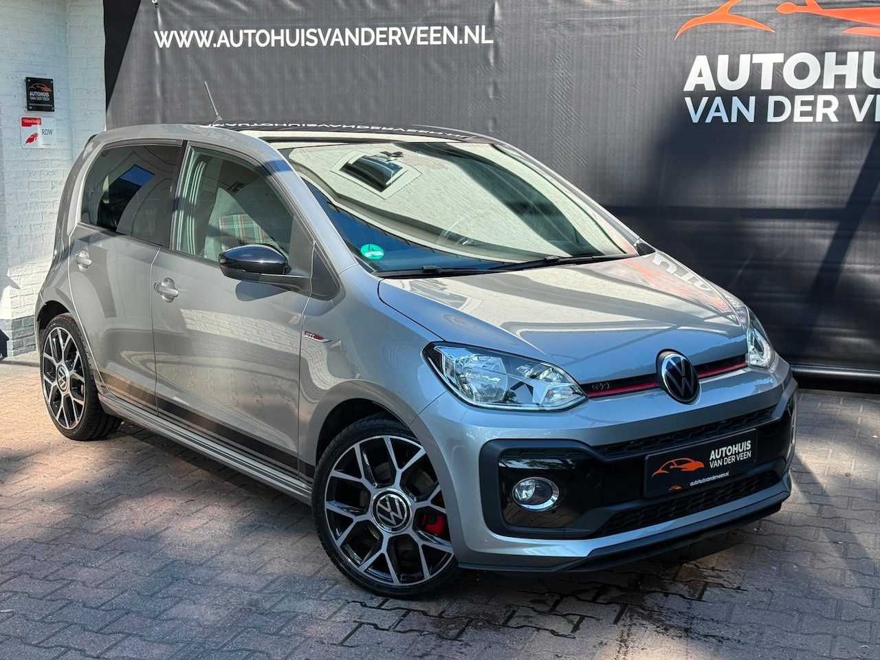 Volkswagen Up! - 1.0 TSI GTI 1.0 TSI GTI, 1e Eigenaar/Clima/Camera/DAB/Etc! - AutoWereld.nl