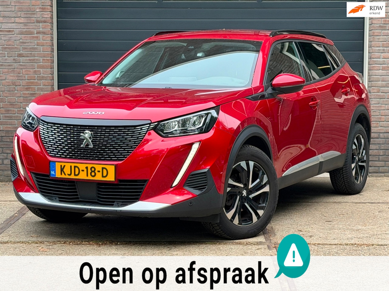 Peugeot 2008 - Allure Pack 130pk Automaat | All season banden| ACC | Camera | Stoelverwarming - AutoWereld.nl