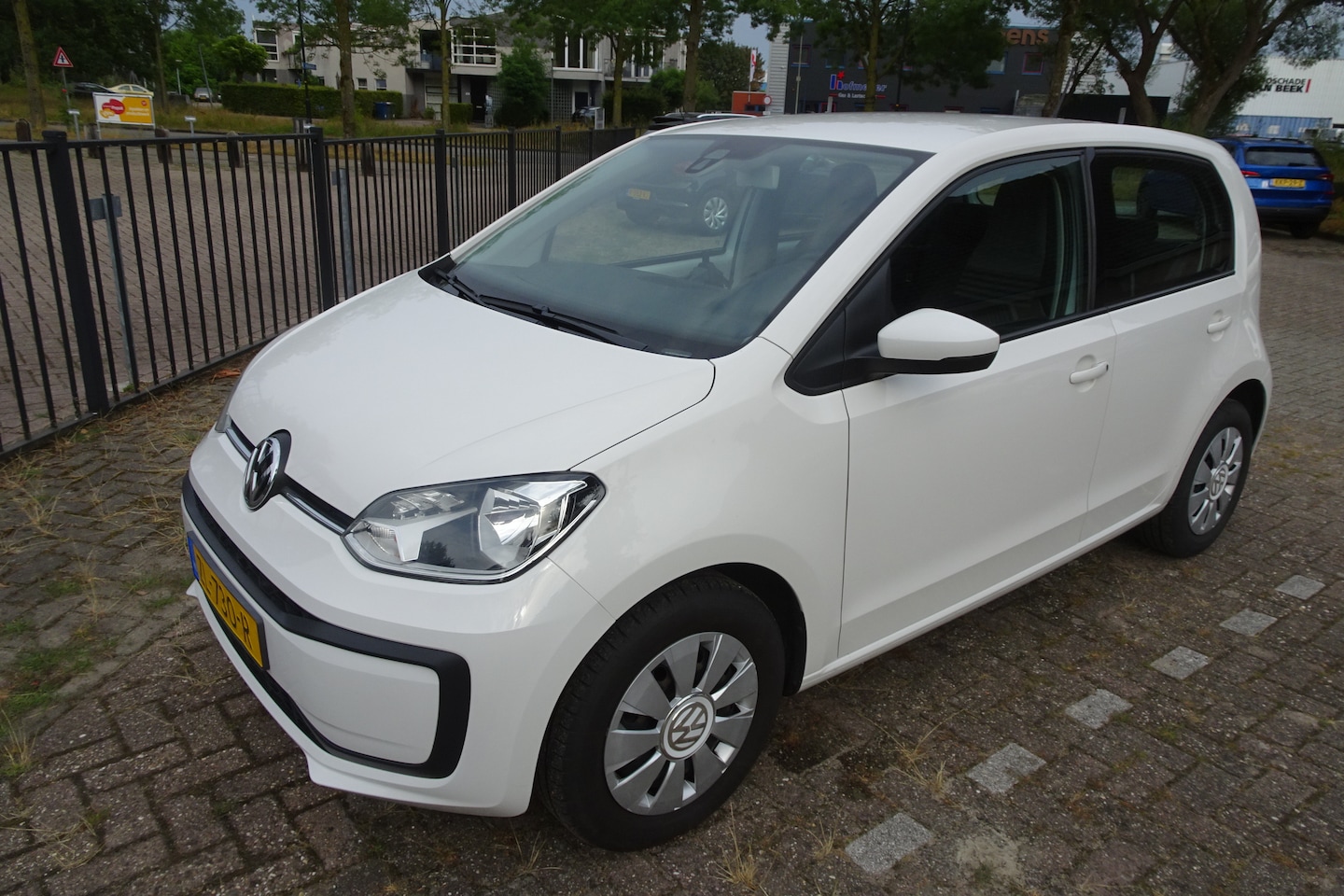 Volkswagen Up! - 1.0 BMT move up! 5 Drs * Cv. * Stb. * AIRCO * Radio/Telefoon * El.ramen * - AutoWereld.nl