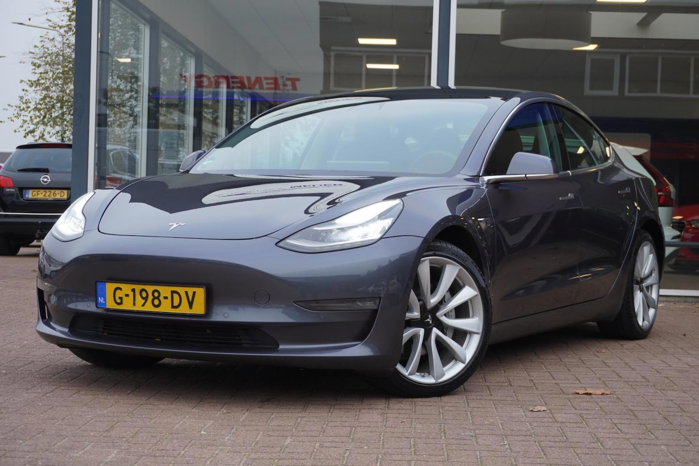 Tesla Model 3 - Long Range AWD 75 kWh | Panoramadak | 360 Camera | Vol opties | 19 inch | Inruil mogelijk - AutoWereld.nl