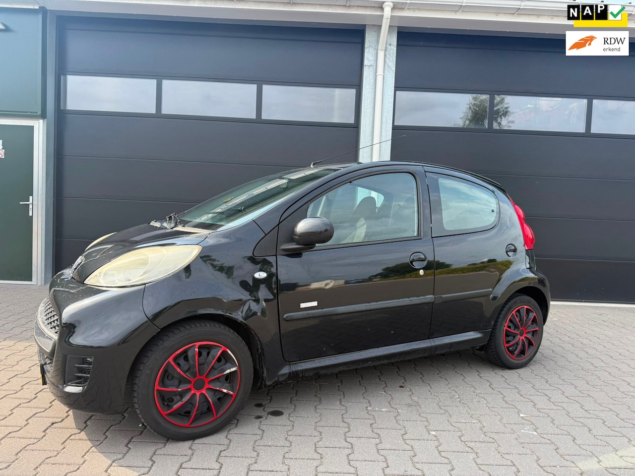 Peugeot 107 - 1.0-12V Millesim 200/Airco/E.ramen/5deurs - AutoWereld.nl