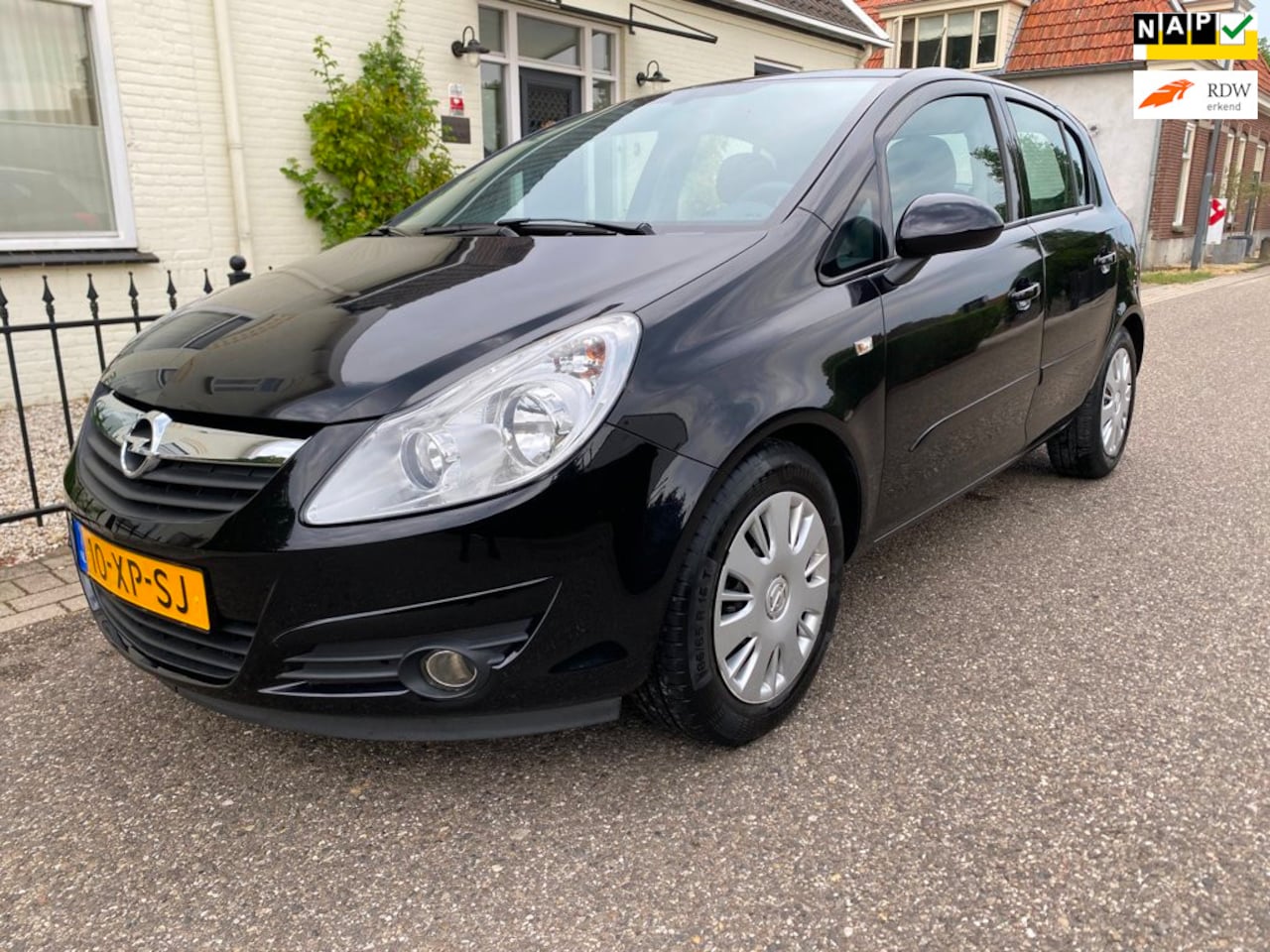 Opel Corsa - 1.4-16V Enjoy 1.4-16V Enjoy,Vol Automaat,1e eigenaar,Airco,NAP - AutoWereld.nl