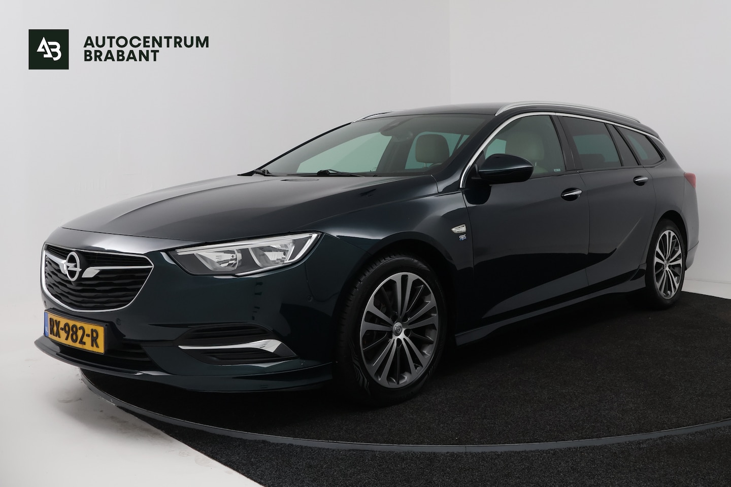 Opel Insignia Sports Tourer - 1.5 Turbo Business Executive (TREKHAAK WEGKLAPBAAR, STOEL-/STUURVERWARMING, LEDER, CAMERA, - AutoWereld.nl