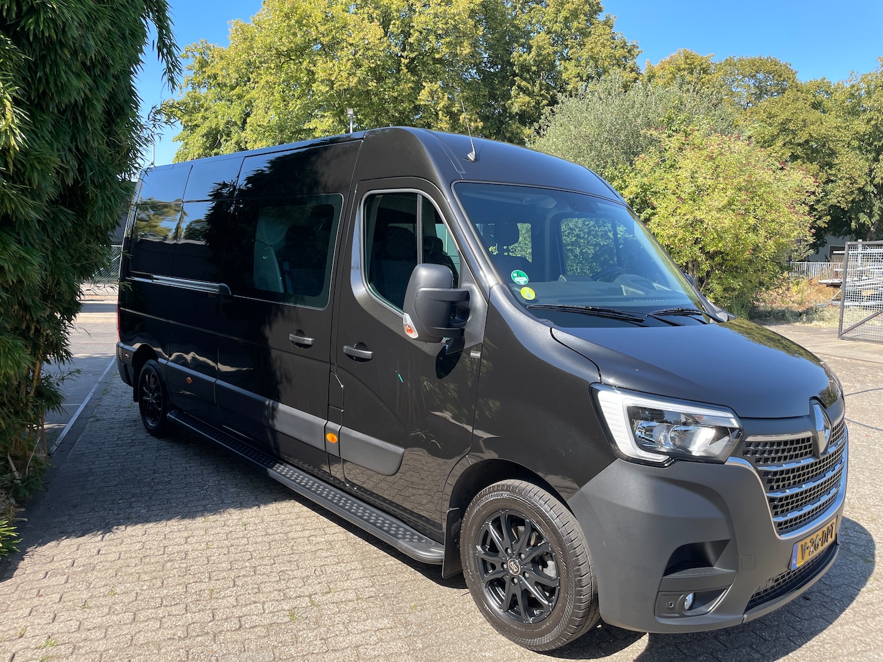 Renault Master - T35 2.3 dCi 180 L3H2 DC Energy Comfort Dubbele Cabine, 17 inch Velgen met All-Season en Aluminium Treeplanken BPM-VRIJ - AutoWereld.nl