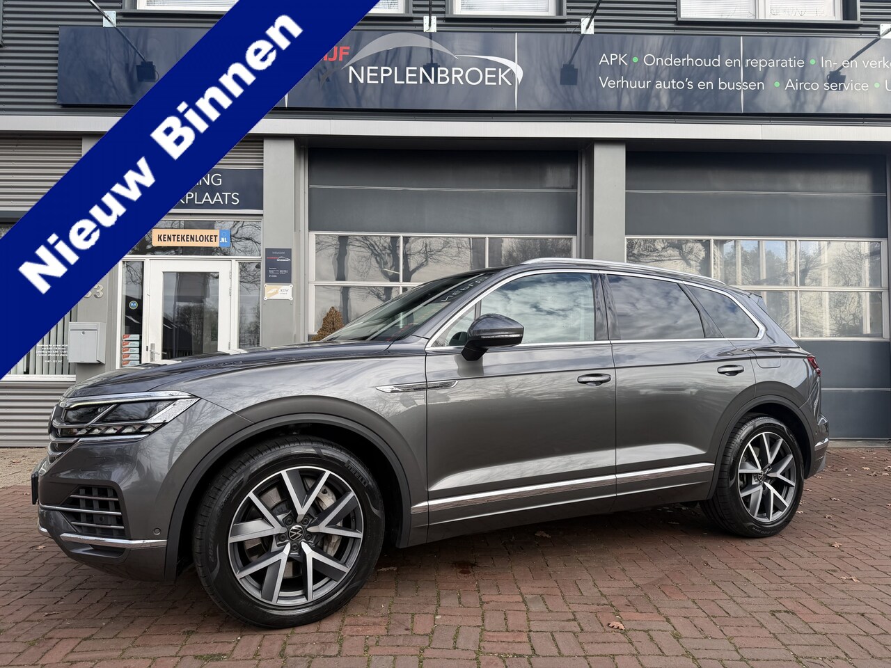Volkswagen Touareg - 3.0 TSi eHybrid 4MOTION km 48.000 nap 1e eigenaar - AutoWereld.nl