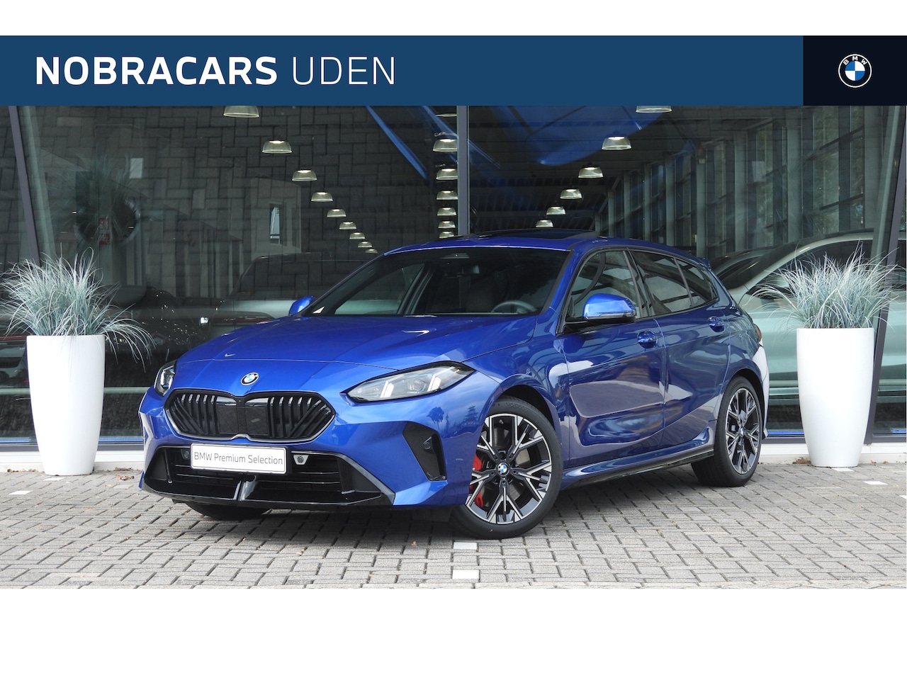 BMW 1-serie - 120 M Sport Automaat / Panoramadak / Adaptieve LED / M Adaptief onderstel / Comfort Access - AutoWereld.nl