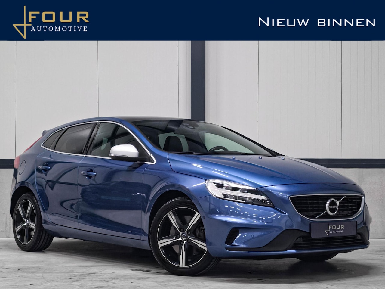 Volvo V40 - 1.5 T3 Polar+ Sport | Trekhaak | Panoramadak | H&K | Camera | - AutoWereld.nl