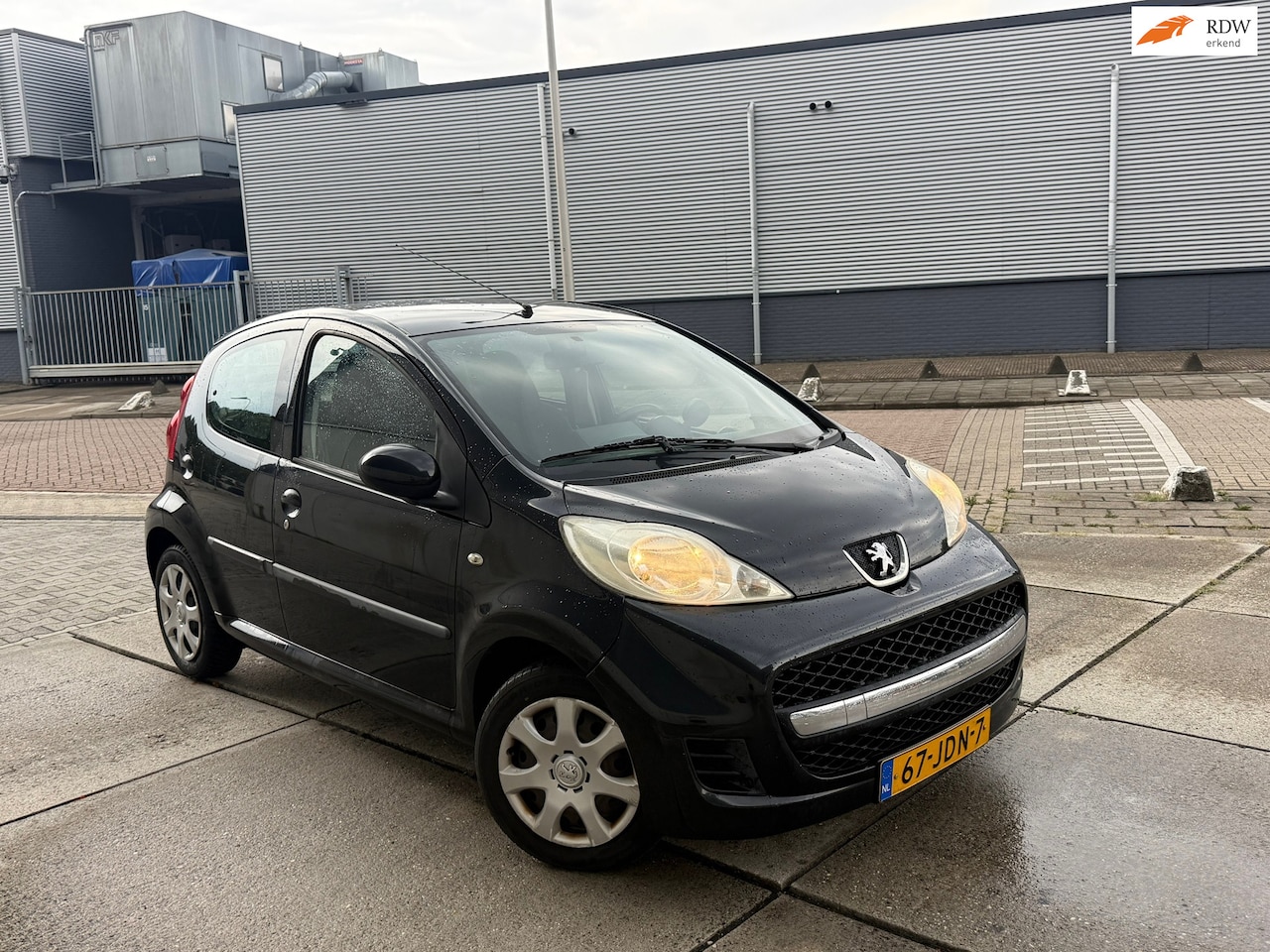 Peugeot 107 - 1.0-12V Sublime Airco 5 DR APK 2027 scherm - AutoWereld.nl