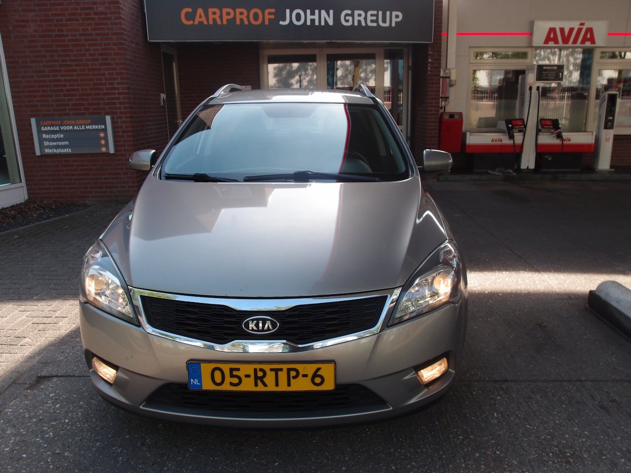 Kia Cee'd Sporty Wagon - 1.6 CVVT Cee'd Autm X-Ecutive - AutoWereld.nl