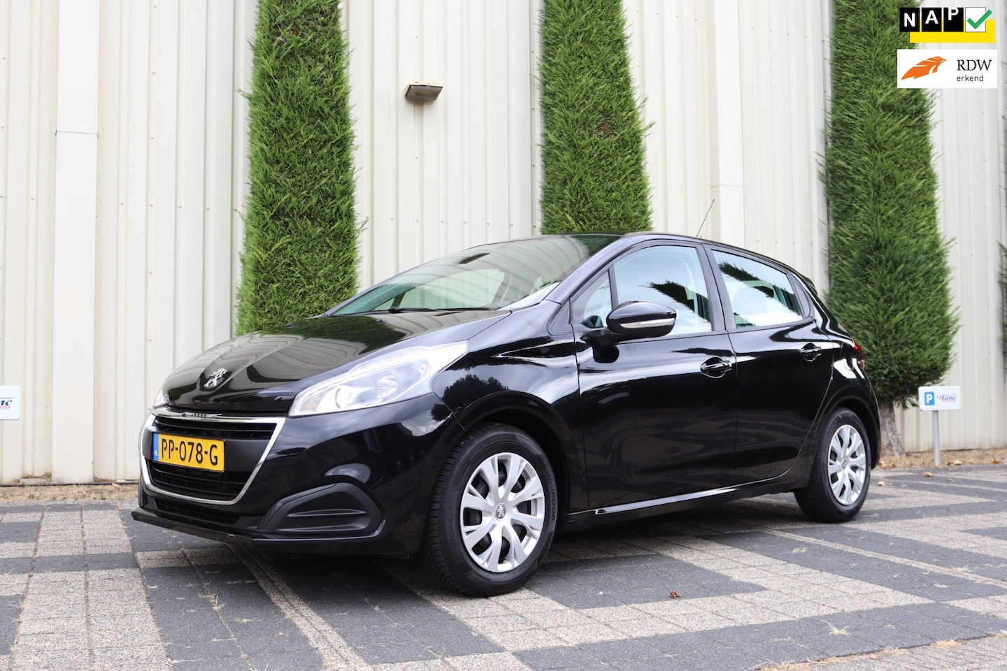 Peugeot 208 - 1.2 Active Navi, Airco - AutoWereld.nl