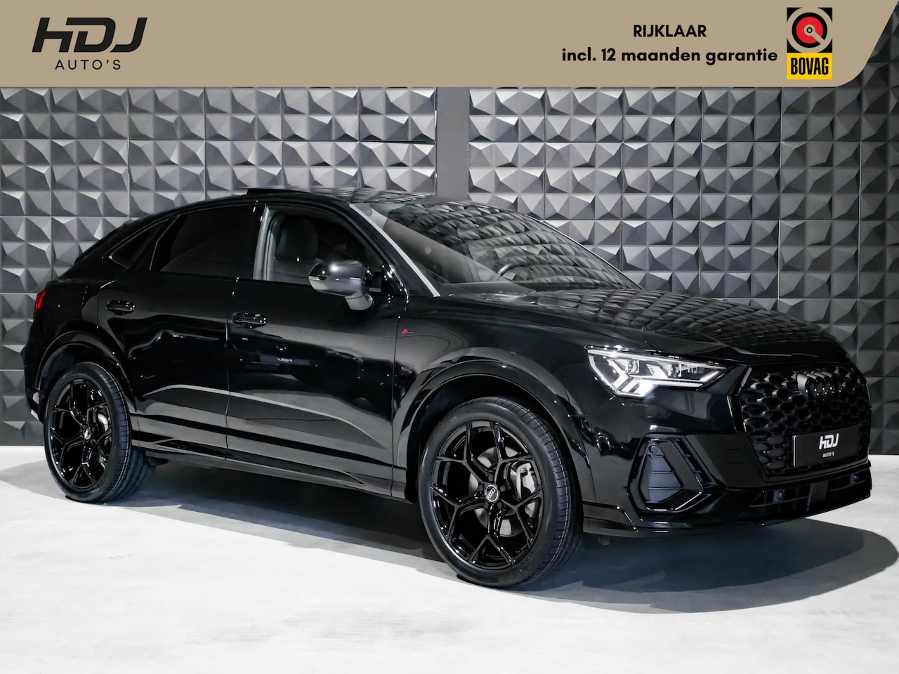 Audi Q3 Sportback - 45 TFSI e S line All Black | Pano | 20" | Side | Ambiente Plus 30 klrn. | Matrix | Camera - AutoWereld.nl