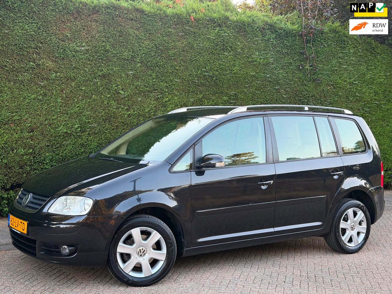 Volkswagen Touran - 1.6-16V FSI RIJDSUPER!/AIRCO/LEER/APK 7-27 - AutoWereld.nl