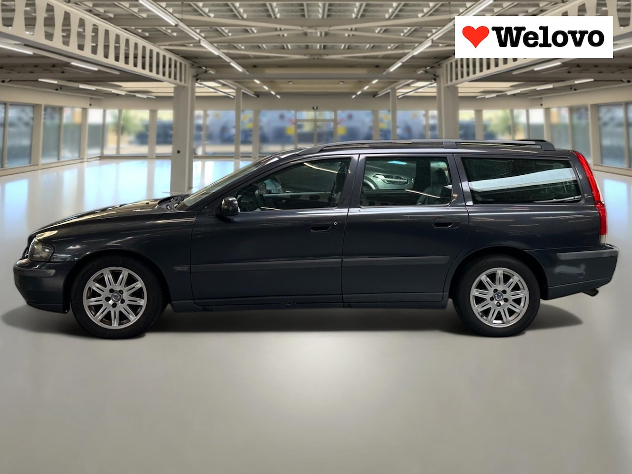 Volvo V70 - 2.4 Comfort Line Automaat, Nieuwe APK, Trekhaak.. - AutoWereld.nl