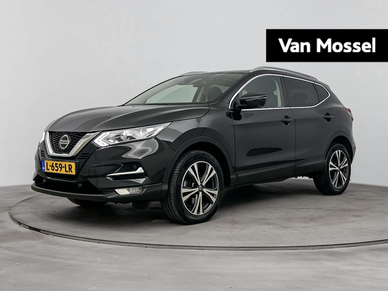 Nissan Qashqai - 1.3 DIG-T Design Edition 140PK | Panoramadak | Navigatie | 360 Graden Camera | Climate Con - AutoWereld.nl