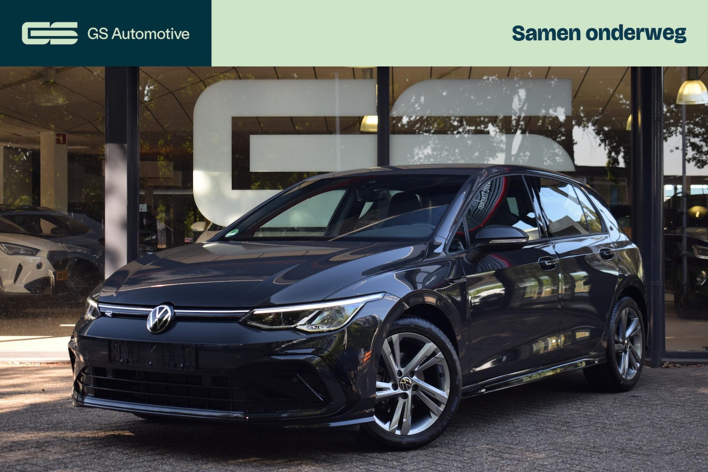 Volkswagen Golf - 1.5 eTSI R-Line DSG |NAVIGATIE|CARPLAY|ADAPTIVE|ST - AutoWereld.nl
