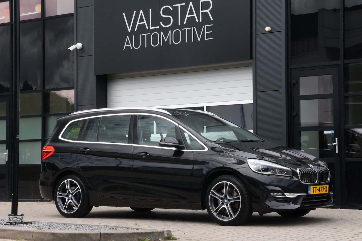 BMW 2-serie Gran Tourer - 220i High Executive | LED | TREKHAAK | STOELVERWARMING | FACELIFT! - AutoWereld.nl