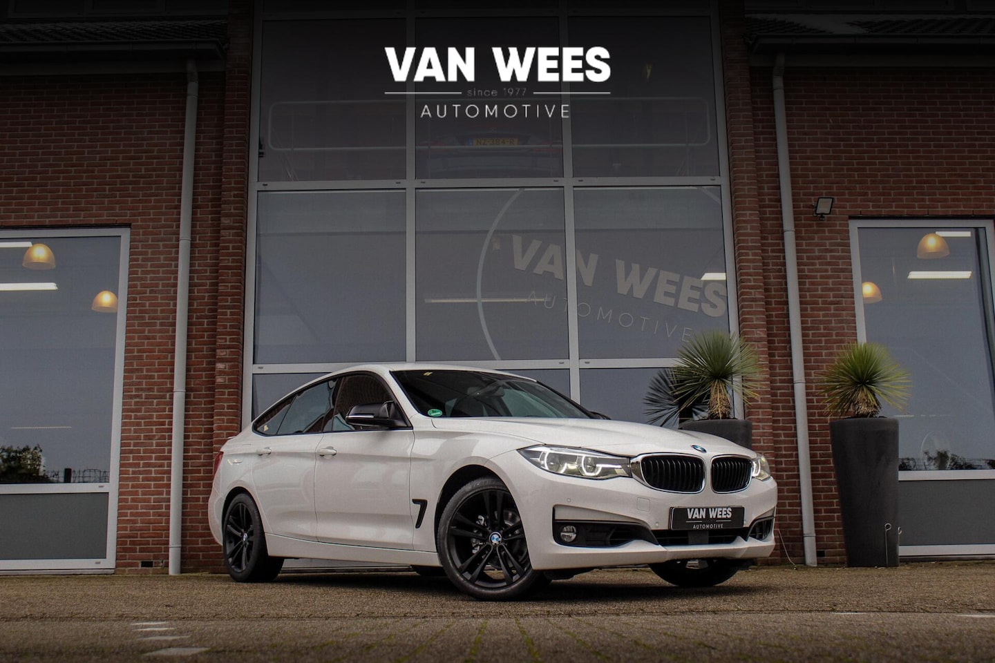 BMW 3-serie Gran Turismo - 320i F34 Executive Facelift | 184 pk | Automaat | 2e eigenaar | 19 inch | Camera | Head-up - AutoWereld.nl