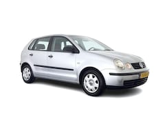 Volkswagen Polo - 1.2 *AIRCO | COMFORT-SEATS | RADIO-CD/MP3 | TOWBAR