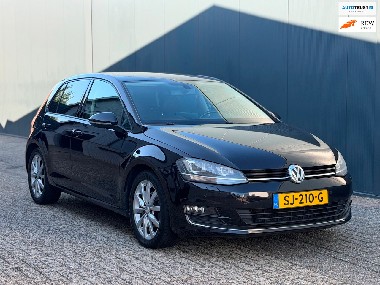 Volkswagen Golf - 1.4 TSI Highline DSG | StoelVW + Massage | Navi | Led - AutoWereld.nl