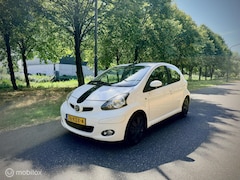Toyota Aygo - 1.0-12V Xcite White*NW APK 8/27*AIRCO*HALF LEDER