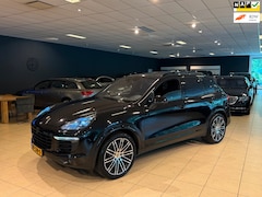 Porsche Cayenne - 3.0 S E-Hybrid GTS Pakket|Pano|Trekhaak|360|Keyless|Voll