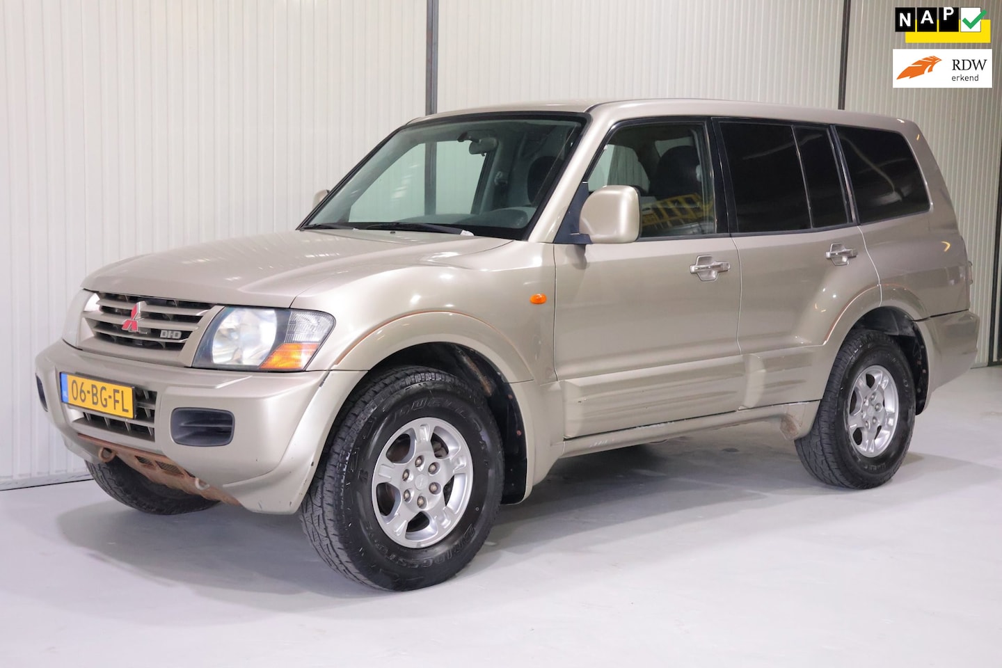 Mitsubishi Pajero - 3.2 Di-D GLS LB Panel Van NWE APK - AIRCO - GRIJSKENTEKEN - RIJDT PERFECT! - AutoWereld.nl