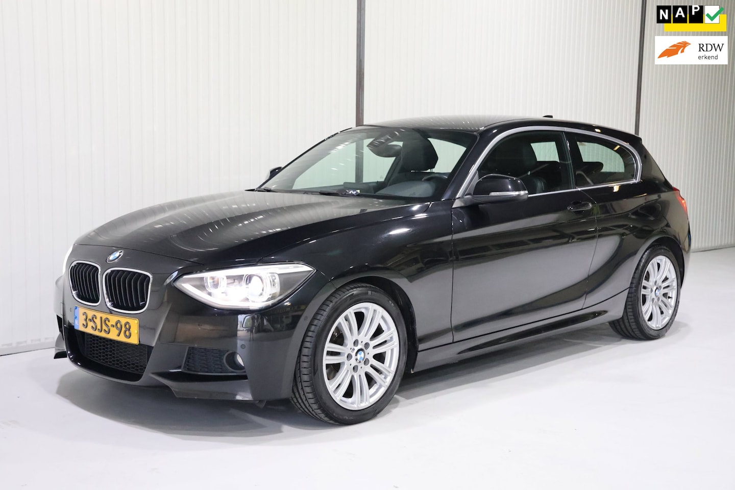 BMW 1-serie - 114d High Executive - NETTE STAAT - LEER - M PAKKET - NWE APK - NAP! - AutoWereld.nl