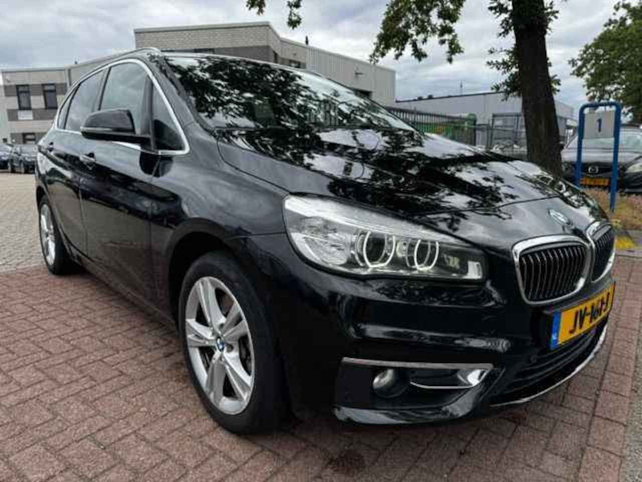 BMW 2-serie Active Tourer - 225xe Centennial High Executive in top staat - AutoWereld.nl