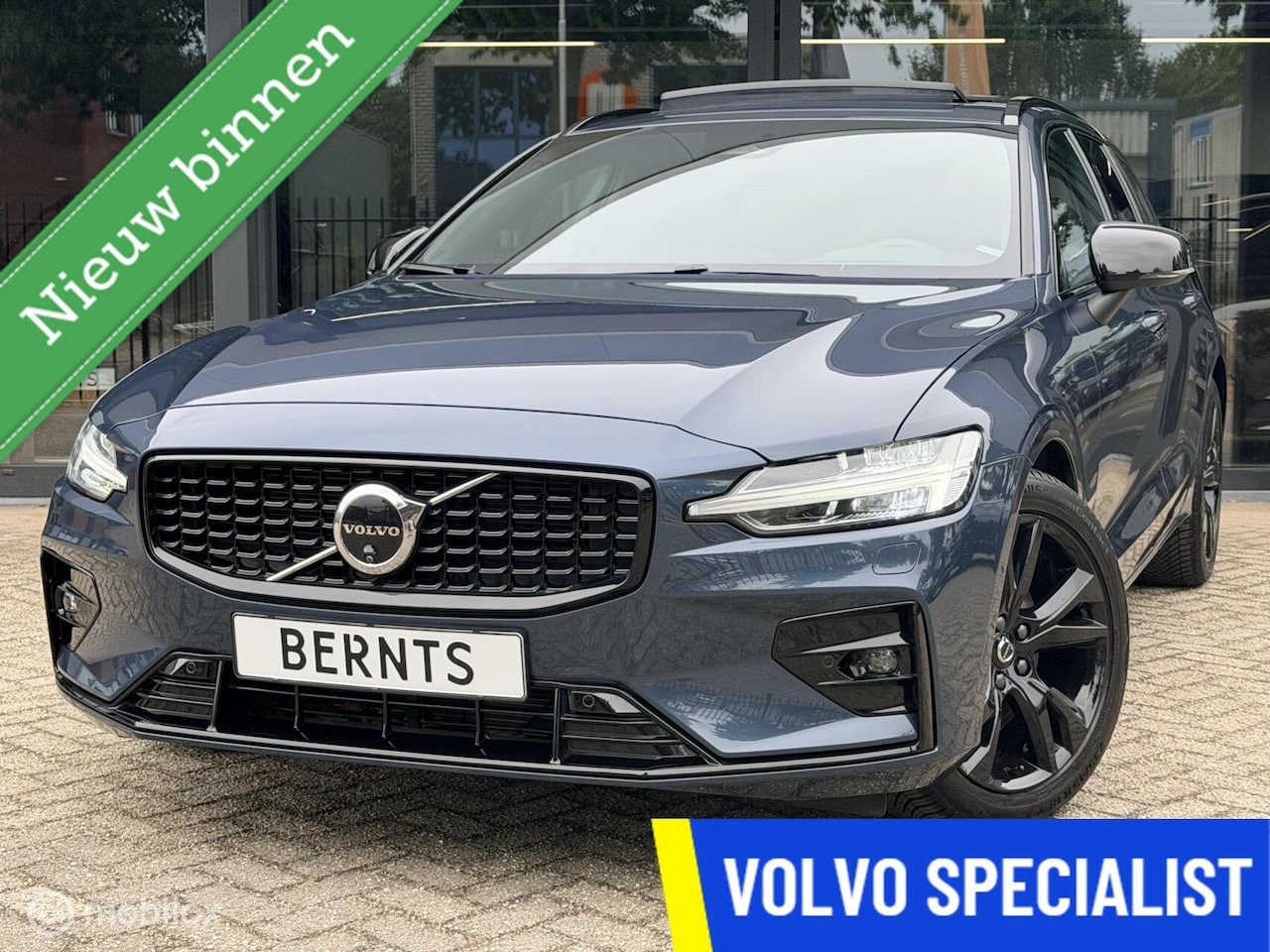 Volvo V60 - B4 Ultimate Dark|Pano|360Camera|Acc+pilotassist|Lederdashboard|Harman/Kardon - AutoWereld.nl