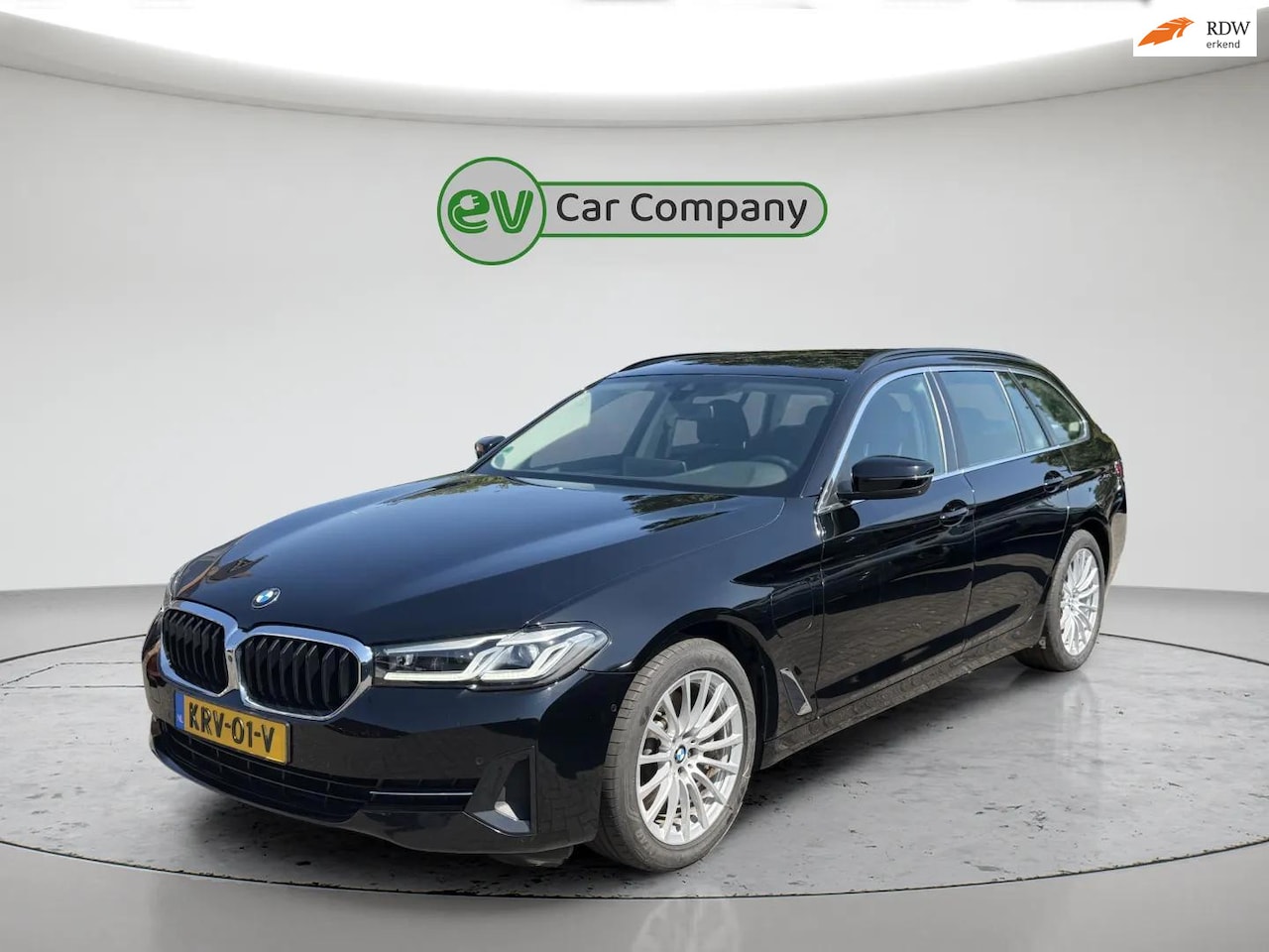 BMW 5-serie Touring - 530e Business Edition Plus | 360 Camera | Elektrische stoelen | CarPlay | 1e Eigenaar | Cr - AutoWereld.nl