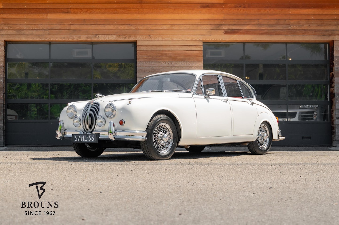 Jaguar Mark II - 2 - 3.4 l MK 220pk | Org. NL Auto | Gerestaureerd | Handgeschakeld - AutoWereld.nl