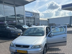 Opel Astra - 1.6 Njoy Rechter ruitenwisser is lam, bekende Opel tik in motor start altijd