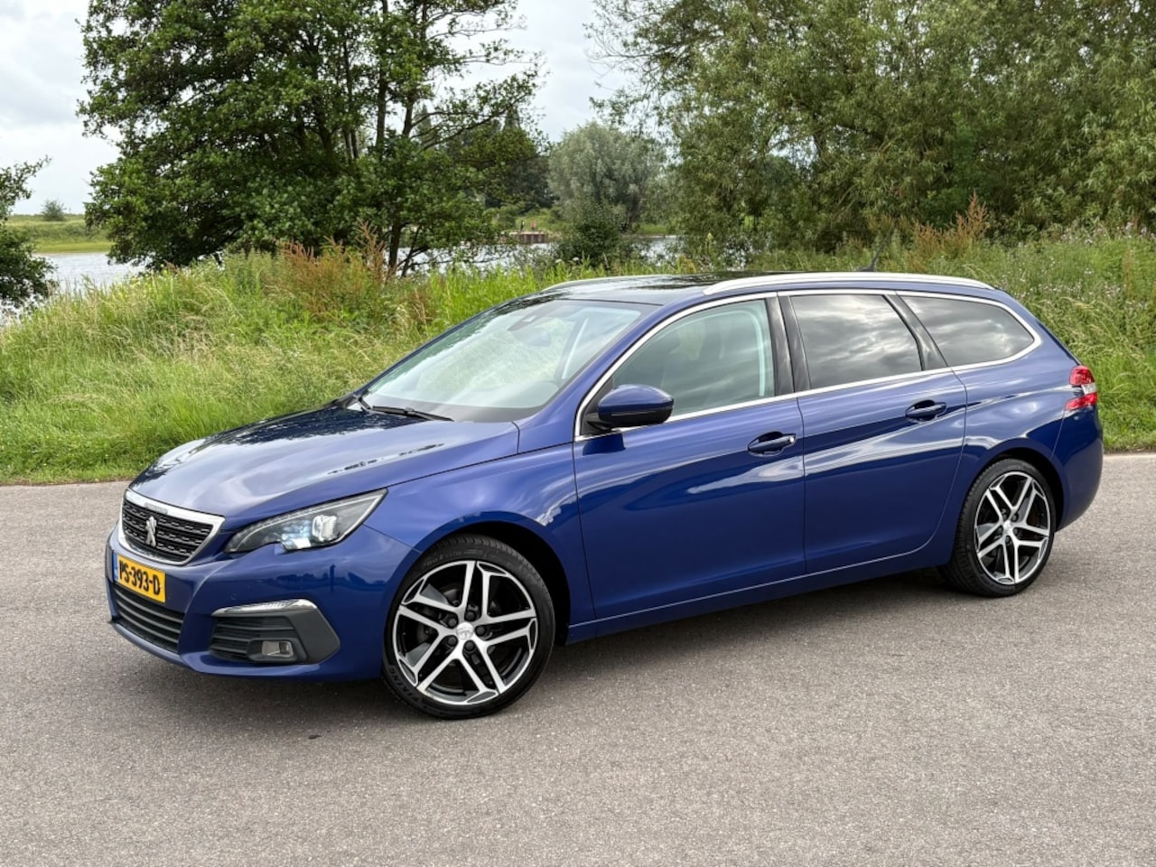 Peugeot 308 SW - 1.2 Distributie vervangen PANO CAMERA XENON LEDER - AutoWereld.nl