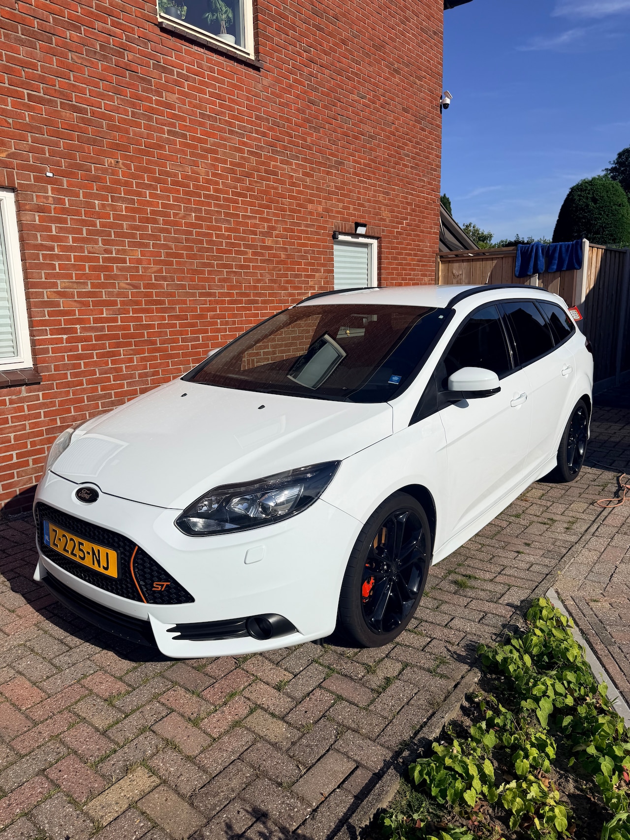 Ford Focus Wagon - 2.0 EcoBoost ST-3 - AutoWereld.nl