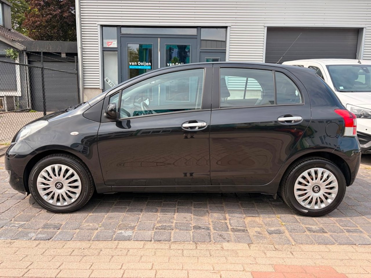Toyota Yaris - 1.3 VVT-i Aspiration 1.3 VVTi Aspiration - AutoWereld.nl